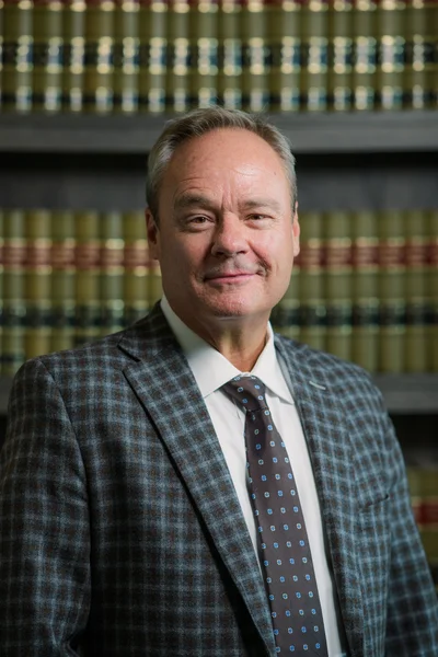 Robert T. Hinds, III, shareholding attorney